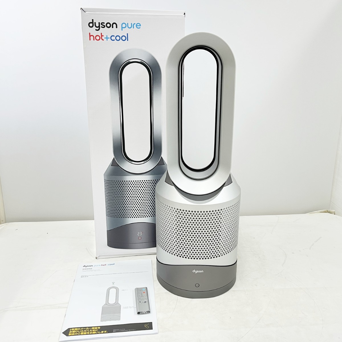 【中古】Dyson ダイソン 扇風機 空気の状態汚れのない役立つこと付愛読者暖房器 2025年製 hot+cool 遠隔操作付 HP00 B序列付ける