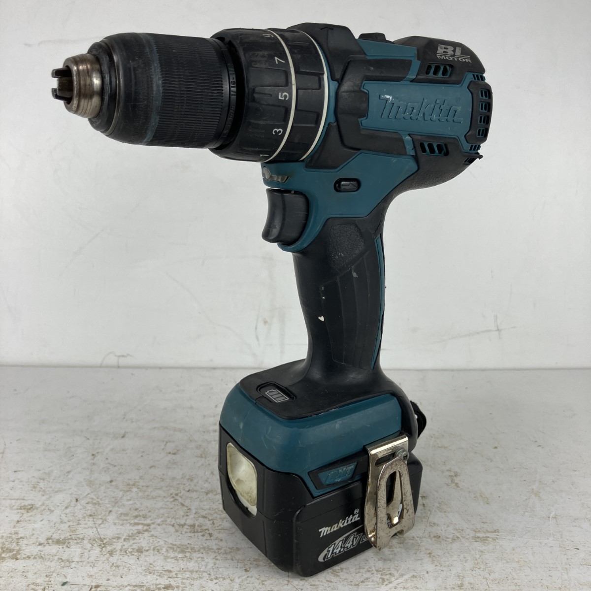ЗЗ【中古】MAKITA マキタ 14.4v 充電式ドライバドリル バッテリーx1付 ※充電器無し HP470D ブルー Cランク