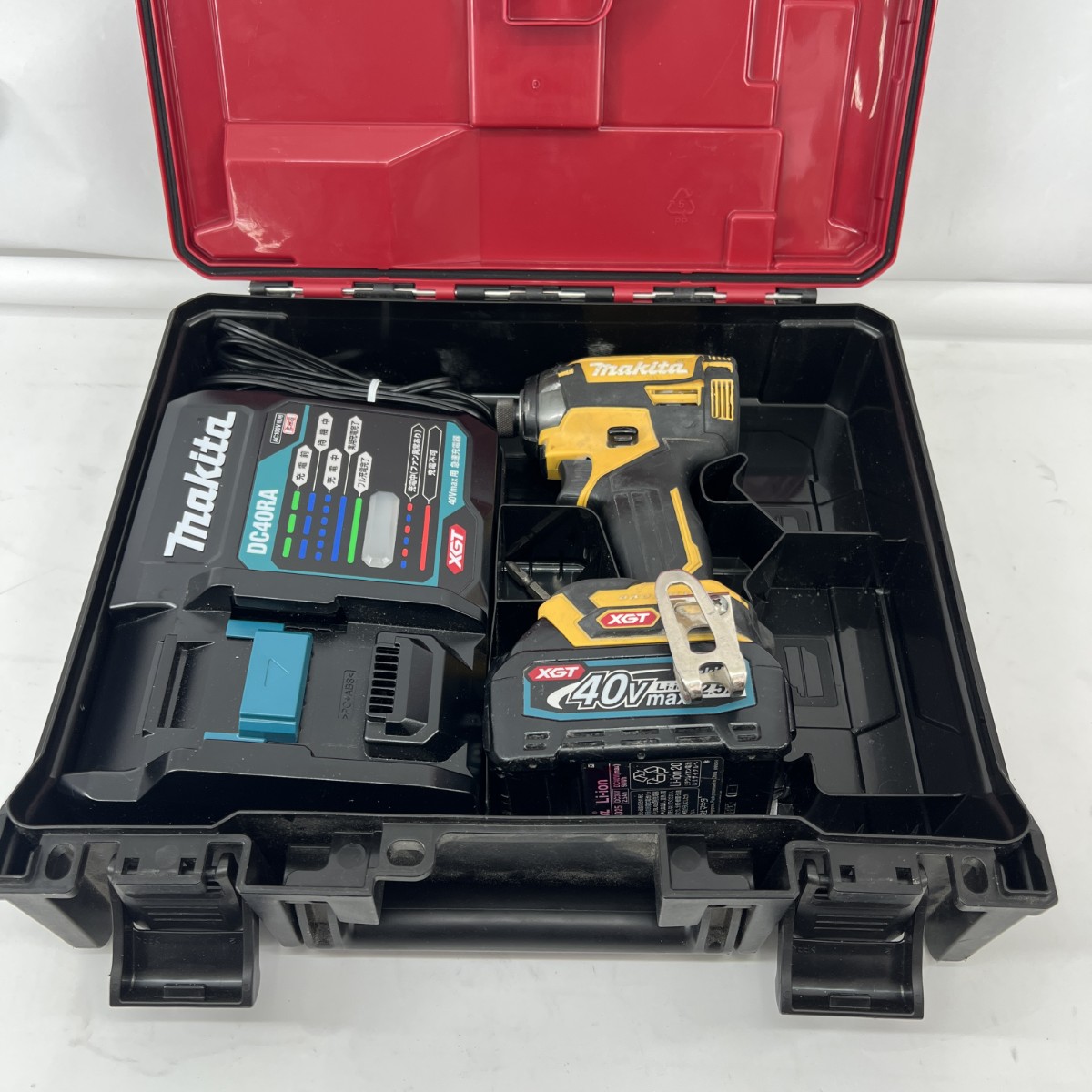 〇〇【中古】MAKITA マキタ インパクトドライバ 40v 充電器・充電池1個・ケース付 TD002G イエロー Cランク