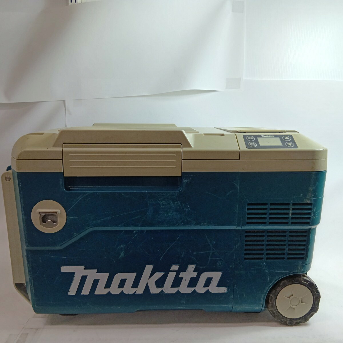 【中古】MAKITA マキタ ジャンク 保冷庫 CW180D 青色 座標軸C 本体のみ コードレス式 20L 18v D価値づける