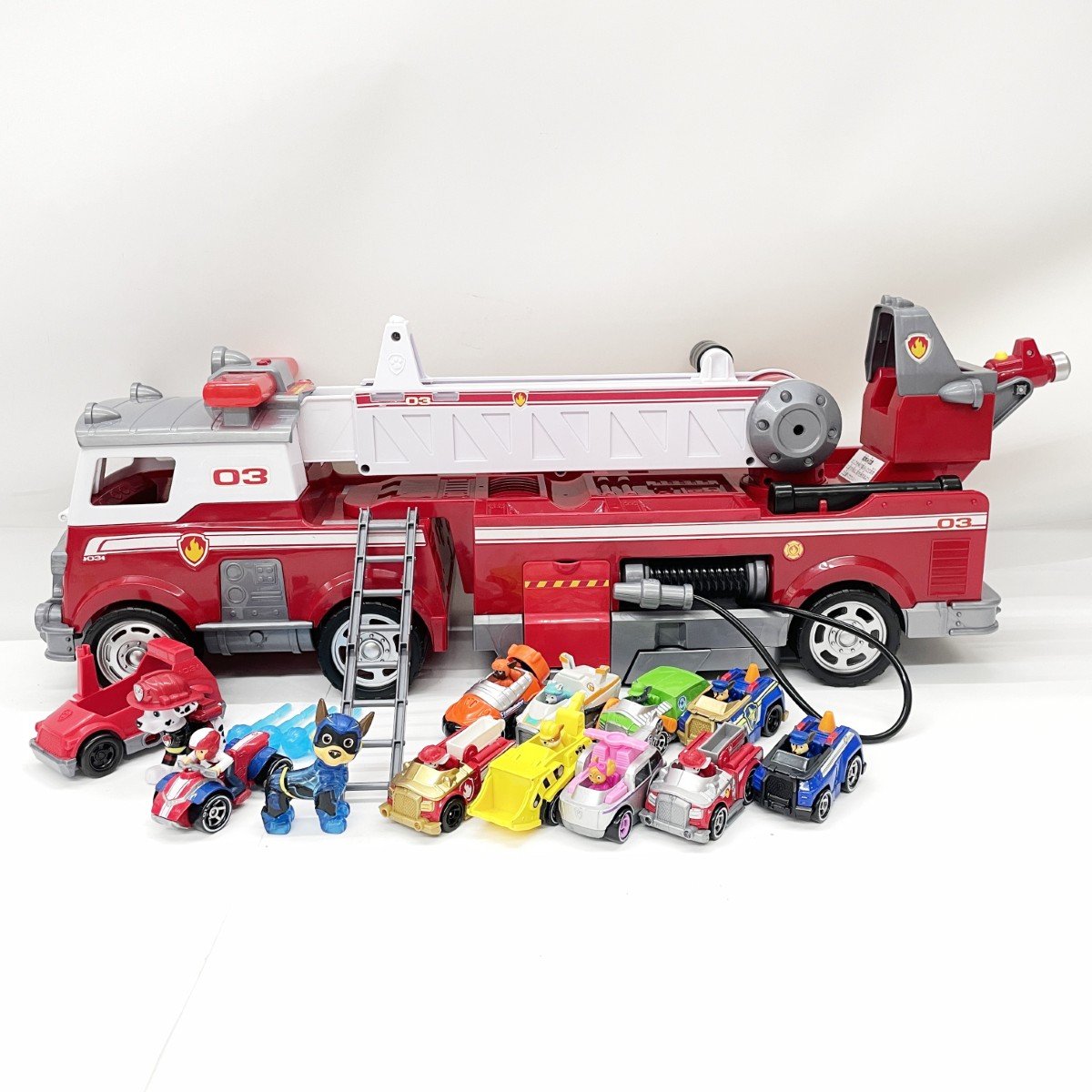 〇〇【中古】TAKARATOMY タカラトミー パウ・パトロール DXレスキュービークル アルティメットファイヤートラック Bランク