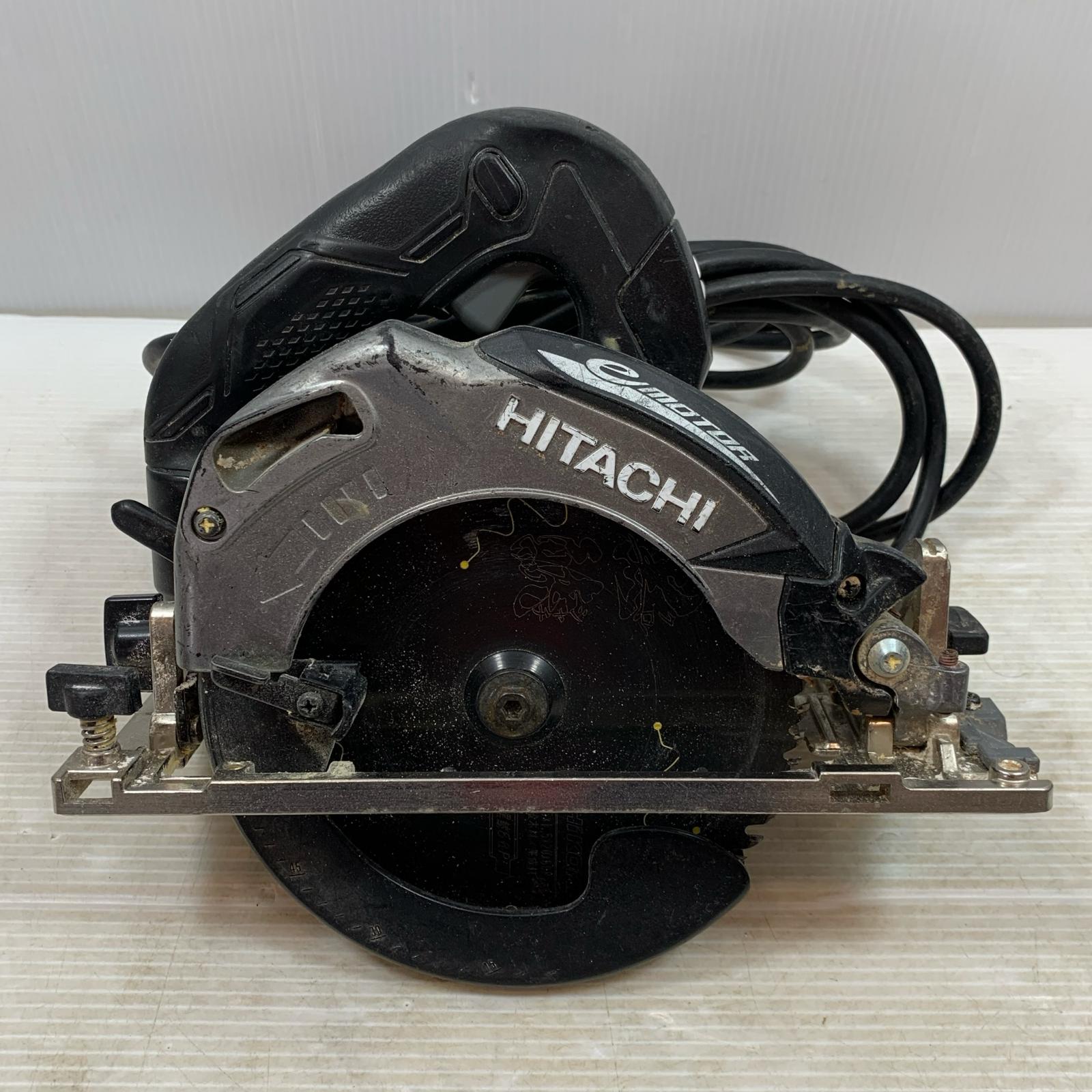 κκ【中古】HITACHI 日立 切りはなす手道具 丸のこ 吊りひも式 165粍 100v J170060 C6UEY 黒いこと B価値づける