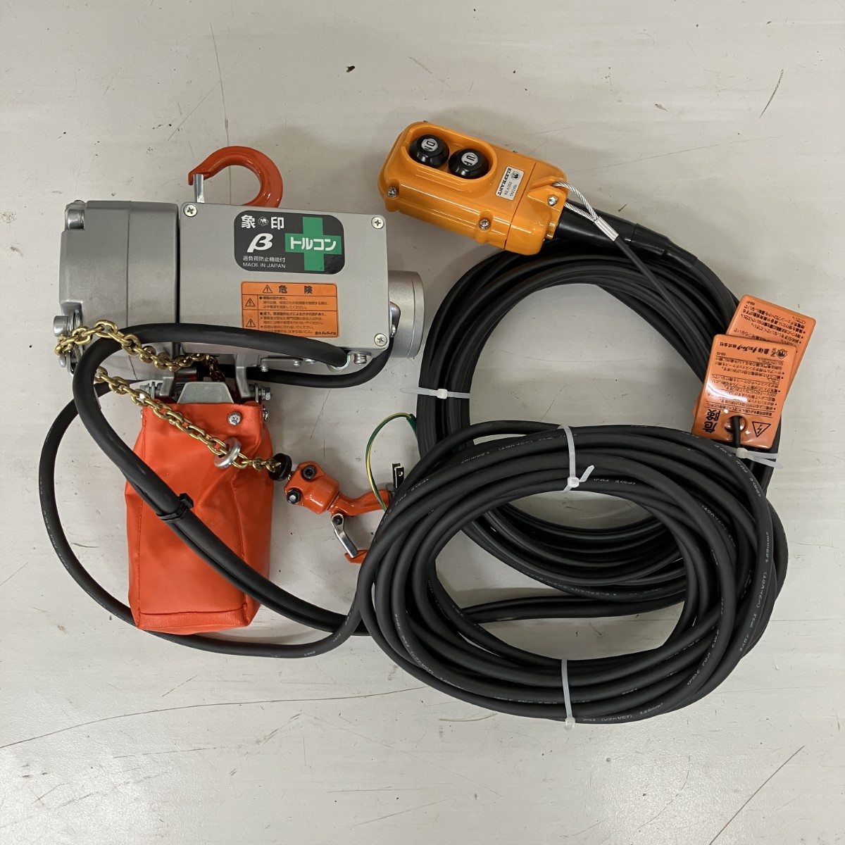 ЗЗ【中古】ZOJIRUSHI CORPORATION 象印 (7) 単相100v 200kg 揚程6m チェーンブロック ベータ BS-020 Sランク