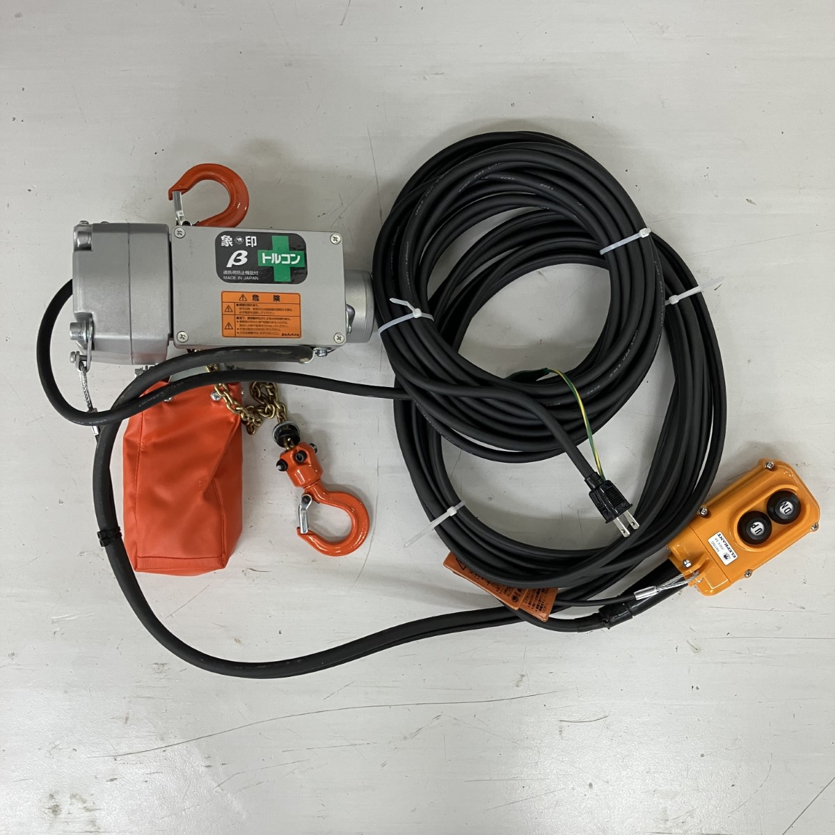 ЗЗ【中古】ZOJIRUSHI CORPORATION 象印 (5) 単相100v 200kg 揚程6m チェーンブロック ベータ BS-020 Sランク