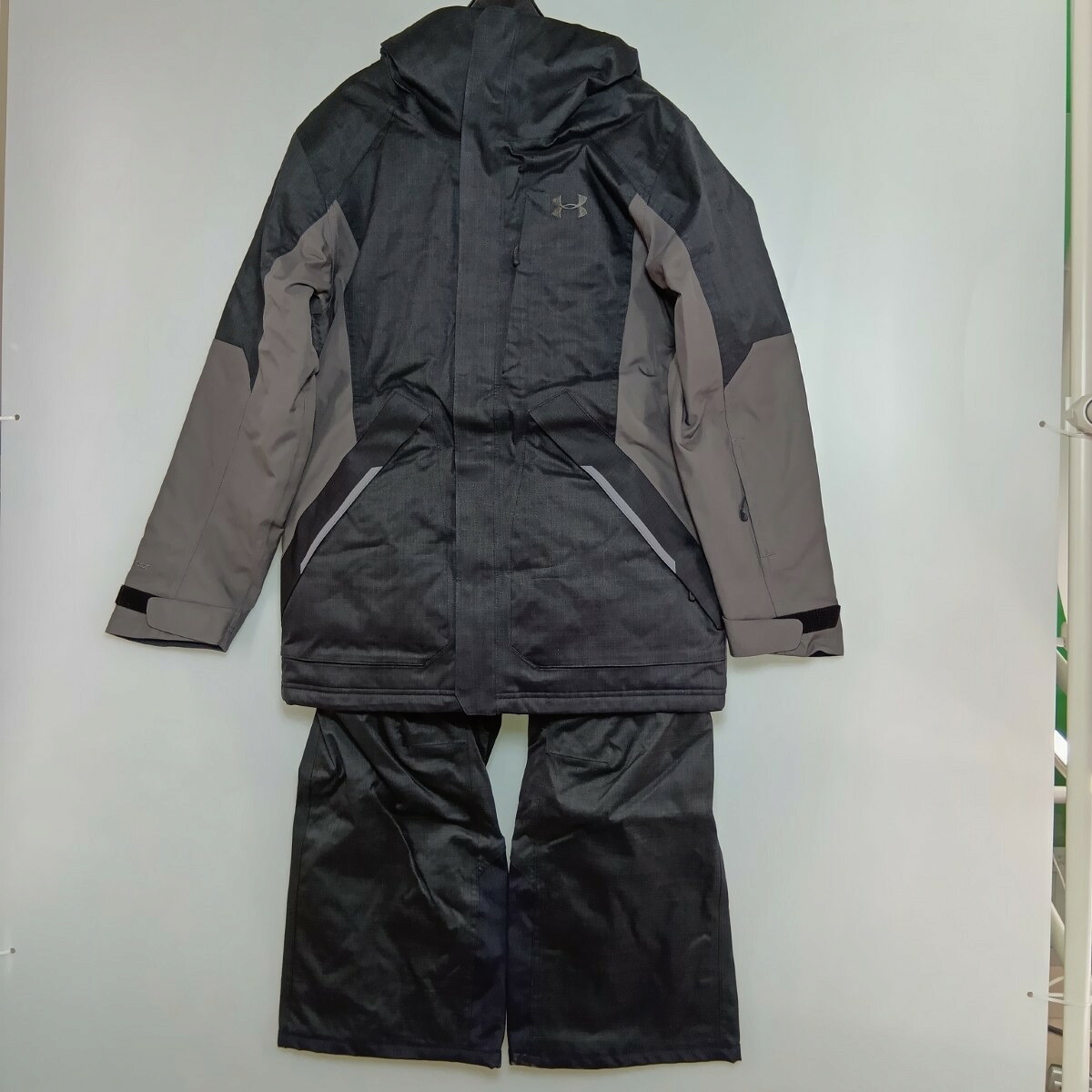 【中古】UNDER ARMOUR アンダーアーマー スキーの板お召しもの 上下仕掛ける エマージェントジャケット ナビゲートパンツ L大きさ メンズ 黒いこと A価値づける
