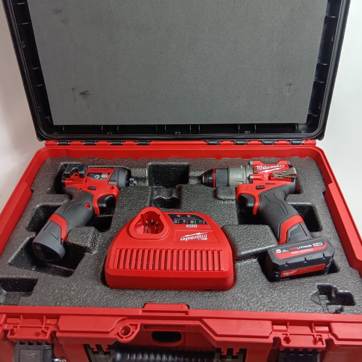 【中古】ミルウォーキーツール パワーパック M12 FPP2A2-5252P レッド 未使用品(S) 付属品完備 Sランク