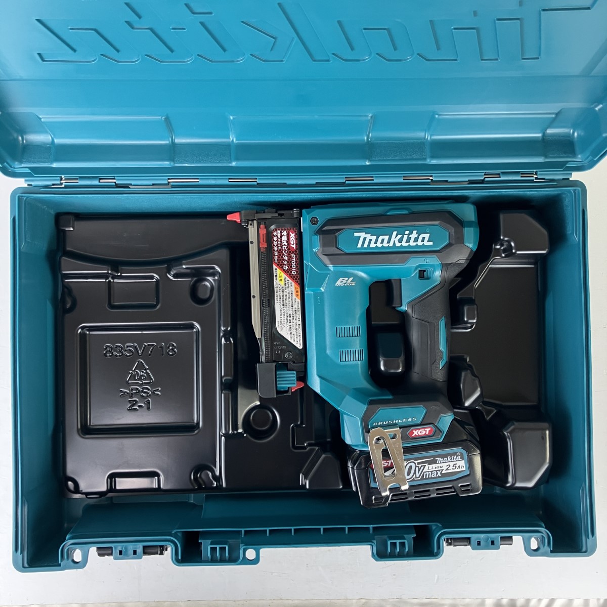 ЗЗ【中古】MAKITA マキタ 40v 35mm 充電式ピンタッカ バッテリーx1 ケース付 ※充電器無し PT001G ブルー Aランク