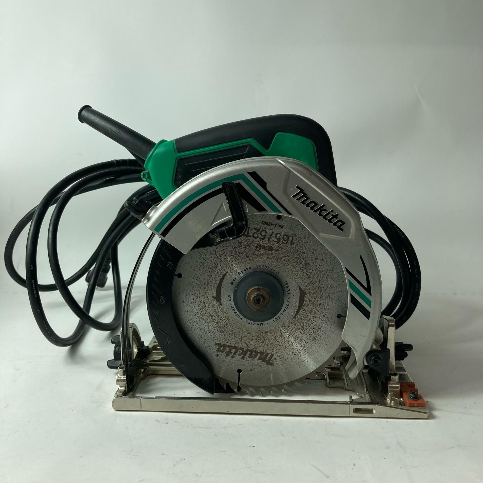 【中古】MAKITA マキタ 丸ノコ M565 緑であること 本体のみ 吊りひも式 165粍 100v B序列付ける