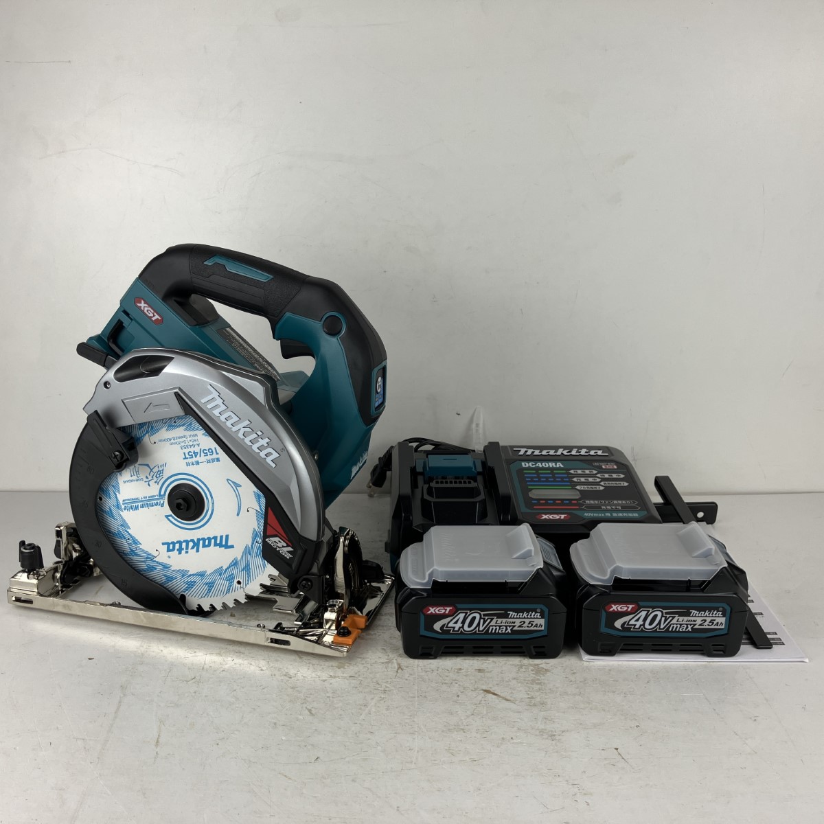 ЗЗ【中古】MAKITA マキタ 40v 165粍 申し受ける式丸のこ 乾電池x2 申し受ける器 容れもの付 HS001GRDX 青碧 S位置づける
