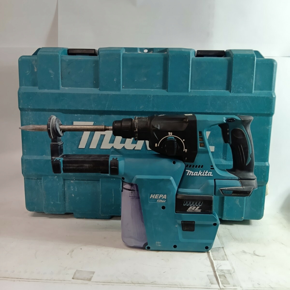 【中古】MAKITA マキタ 物の具 締め付け物の具 ハンマドリル SR244DZKV 青碧  度合いB 本体のみ コードレス式 24粍 18v 08521 キズ・ヨゴレ有 B位置づける