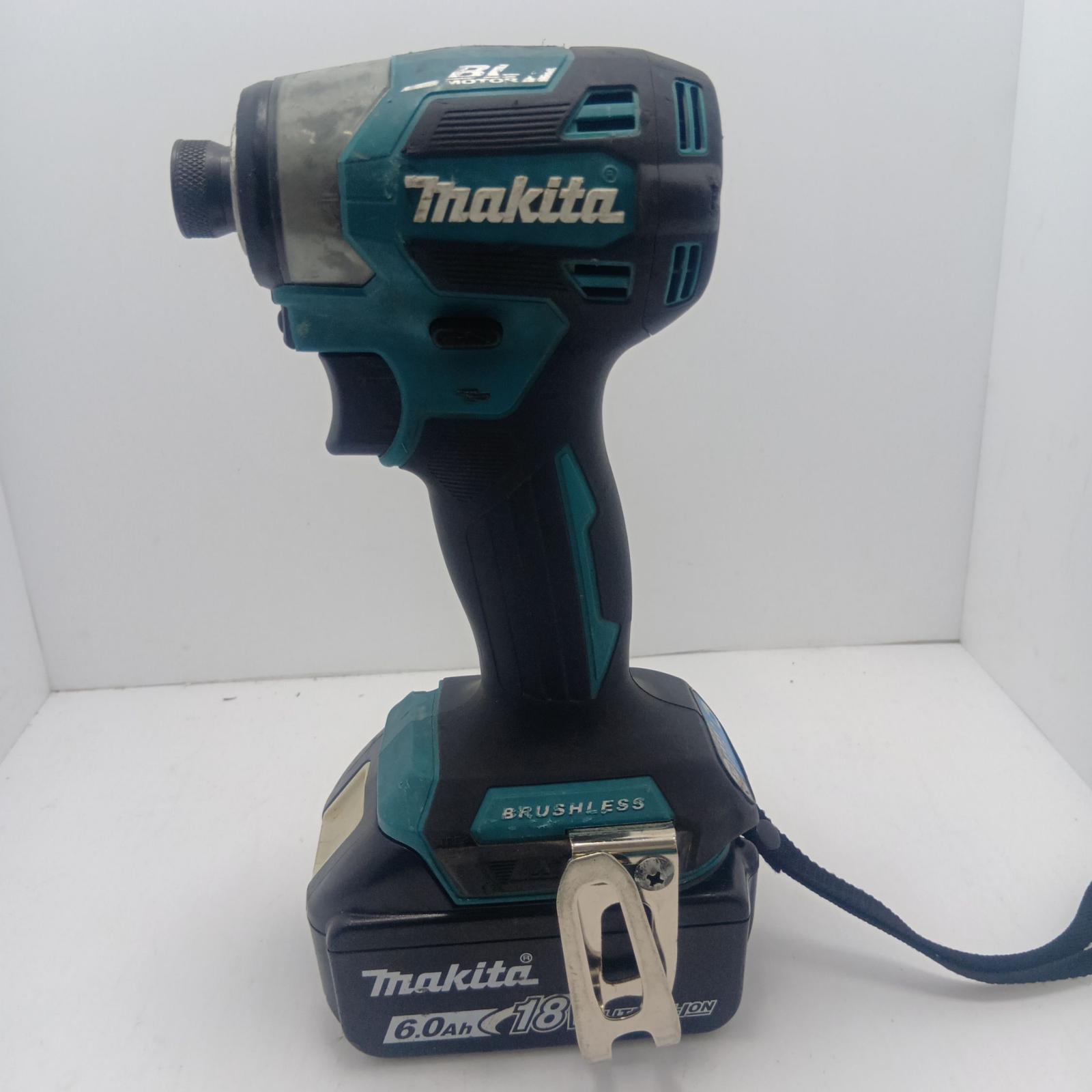【中古】MAKITA マキタ インパクトドライバ　充電器・充電池2個・ケース付 コードレス式 18v 446360 TD173D ブルー Bランク｜リサイクルビッグバン店