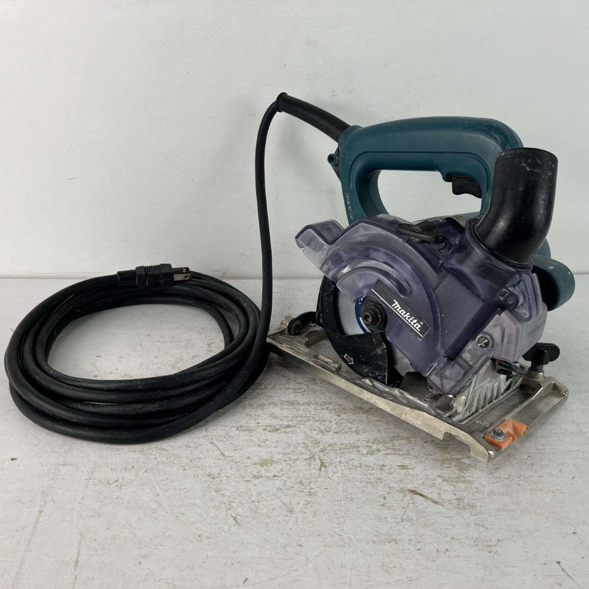 【中古】MAKITA マキタ 100v 100粍 防じん丸のこ 5034FKB 青碧 C位置づける