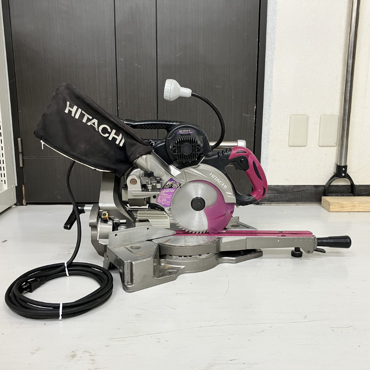 【中古】HITACHI 日立 100v 165粍 卓上横すべり丸のこ C6RSHC さくら色 C序列付ける 切断工具-花・ガーデン・DIY-DIY・工具