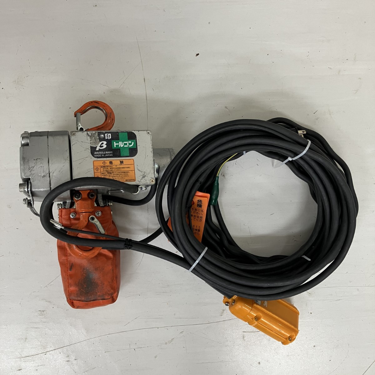 【中古】ZOJIRUSHI CORPORATION 象印 (2) 単相100v 200kg 揚程6m ホイスト チェーンブロック βS200kg Cランク｜リサイクルビッグバン店