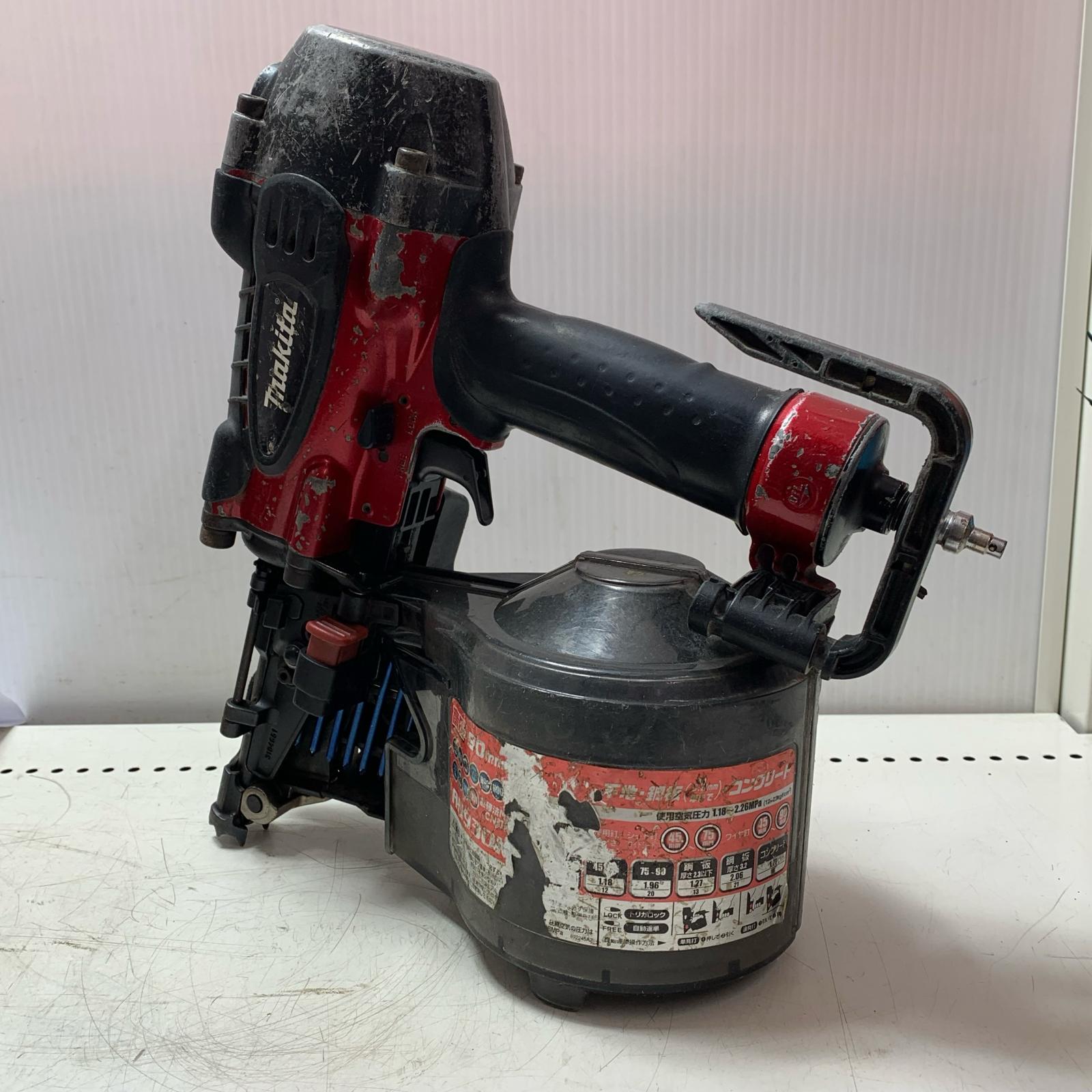 【中古】MAKITA マキタ 90粍高圧大気圏釘打 AN930H 赤いこと C序列付ける