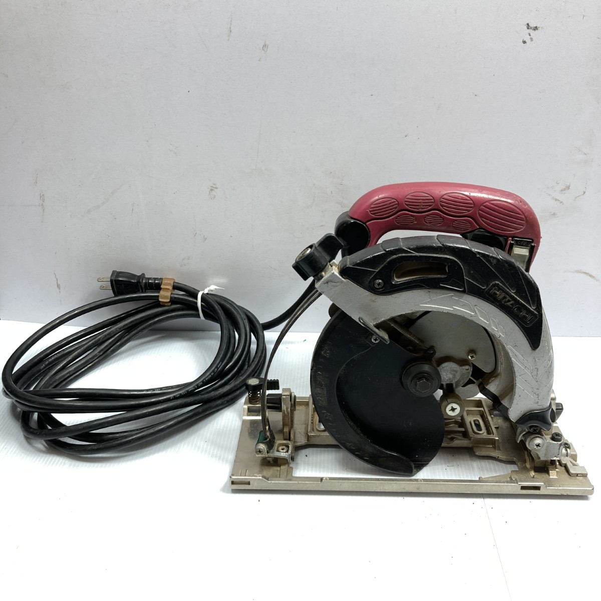 【中古】HITACHI 日立 165粍 100v 深切り陰電子仕立て上げる丸のこ 吊りひも式  C6UVY 赤いこと C位置づける
