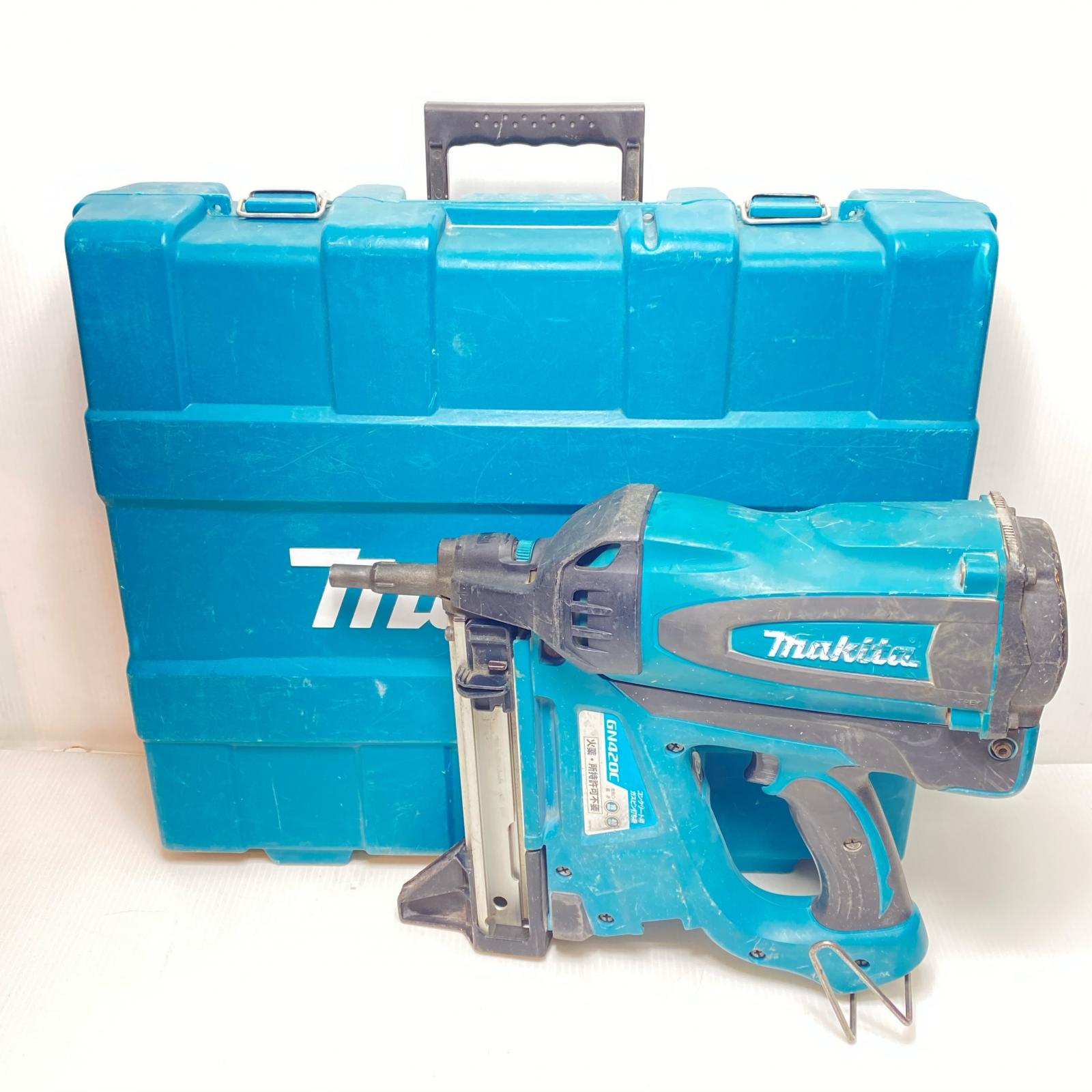 【中古】MAKITA マキタ 屁っ放りいの一番釘打ち機 入れもの付 現況売りわたす 屁っ放り無い利得動くこと未突きとめる GN420C 青色 C価値づける