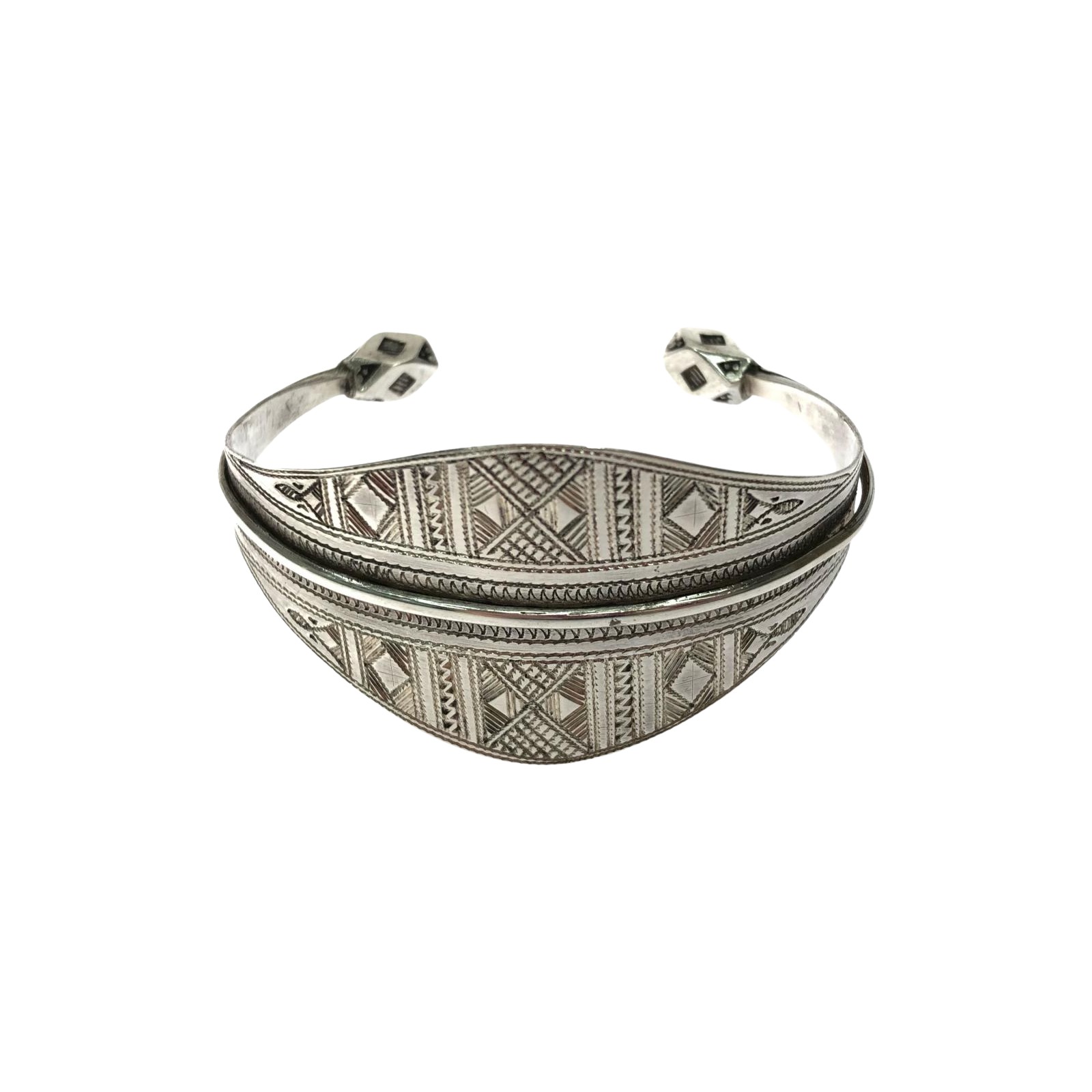 【中古】TUAREG JEWELRY トゥアレグジュエリー ユニ一発やる バングル しろがね色925 手彫り 30.3g B序列付ける