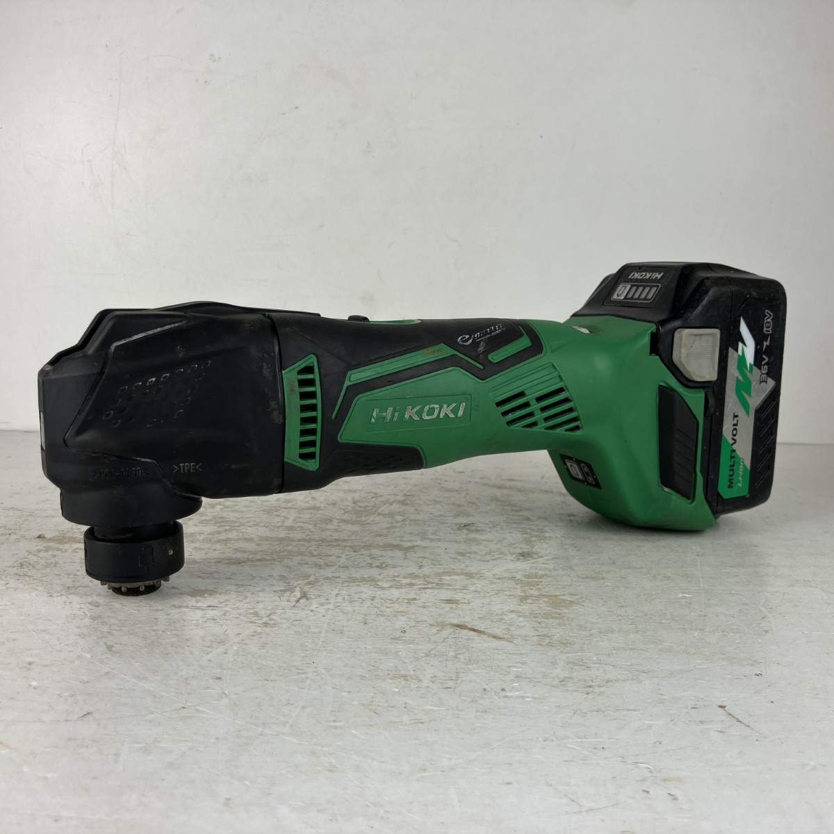 【中古】HiKOKI ハイコーキ 18v コードレスマルチツール 蓄電池x1付 ※申し受ける器絶無 CV18DBL 緑であること×黒いこと C序列付ける