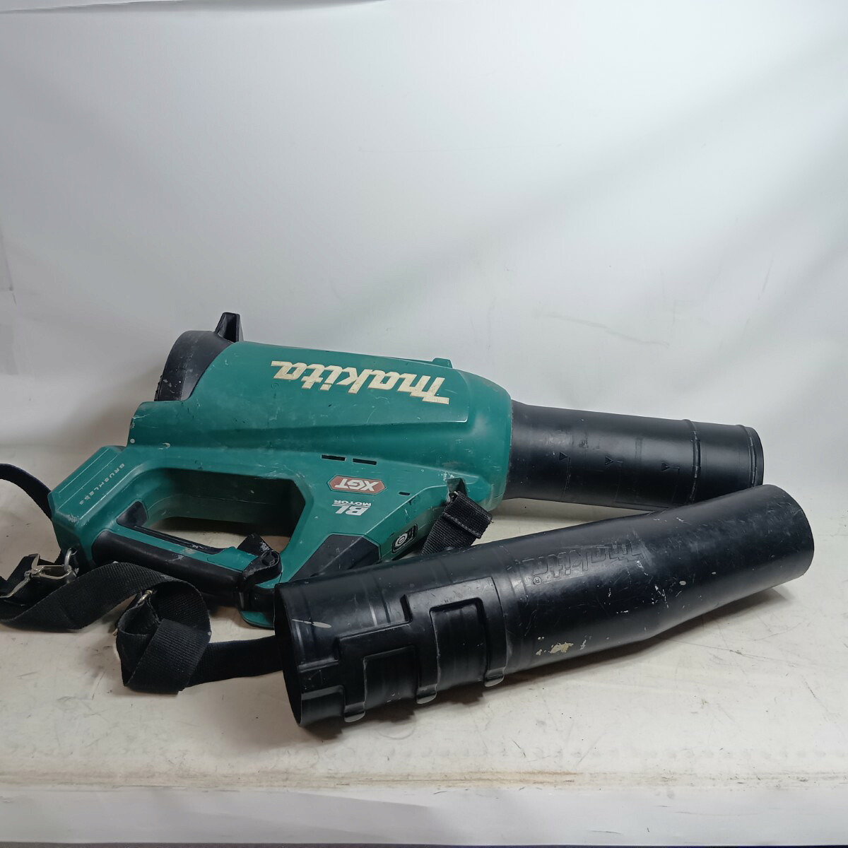 【中古】MAKITA マキタ 40v 充電式ブロワ ※バッテリー、充電器無し MUB001G ブルー Bランク｜リサイクルビッグバン店