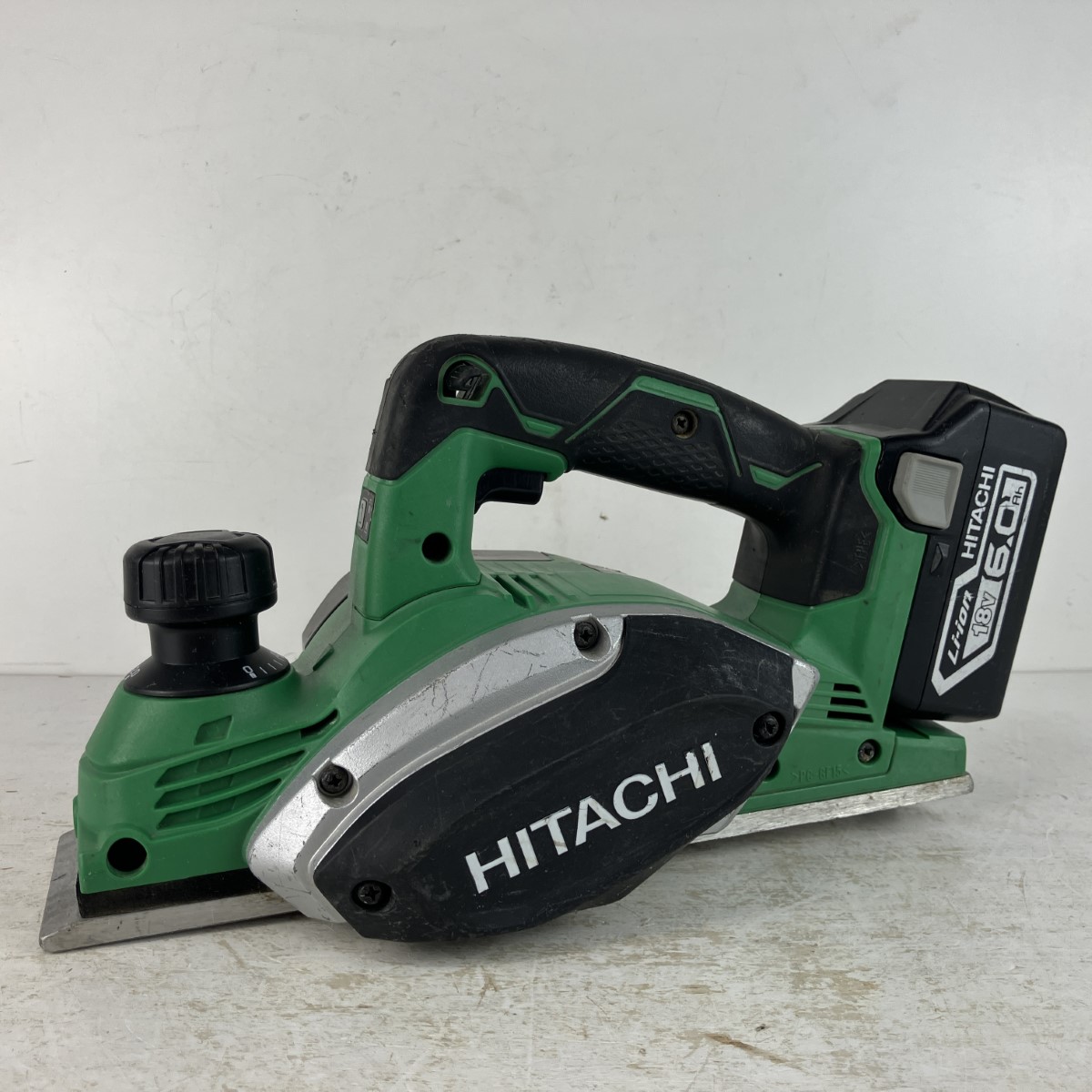 【中古】HITACHI 日立 18v 82粍 コードレスかんな 乾電池x1付 ※申し受ける器皆無 P18DSL 緑であること C位置づける