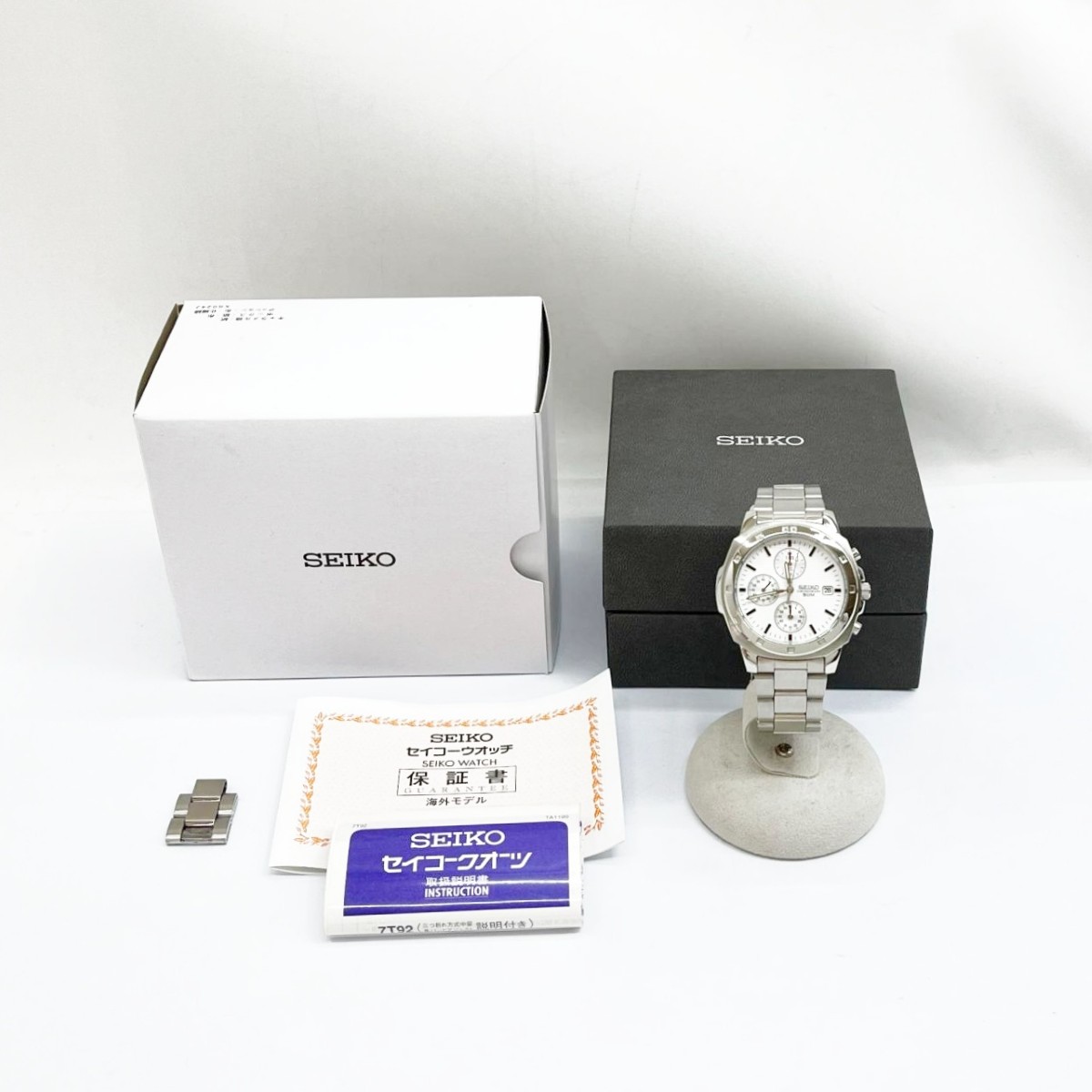 【中古】SEIKO セイコー ウオッチ クロノグラフ 石英 箱・取説付 R8.5月独居室取り替えっこ済み クロノ針ズレ有 SND187P B位置づける