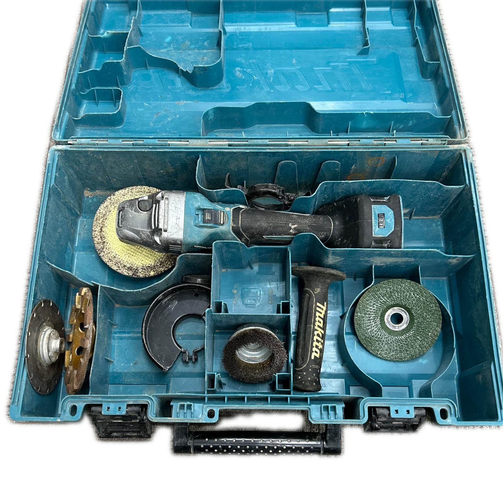 【中古】MAKITA マキタ レコード盤圧砕機 GA017G 黒いこと×緑であること B価値づける
