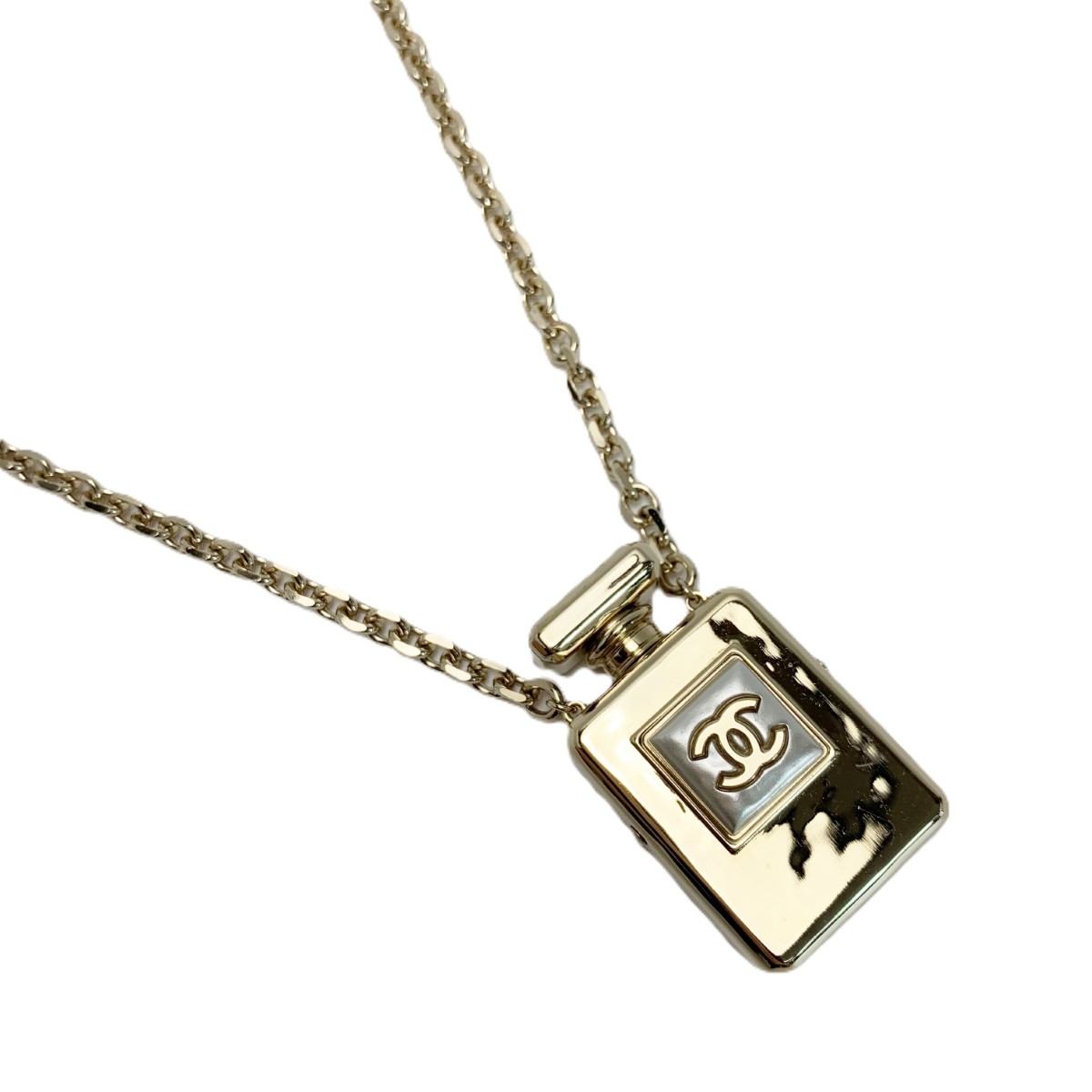 【中古】CHANEL シャネル パフューム 香水ボトルモチーフ B22S メタル B22S ゴールド Bランク|リサイクルビッグバン店