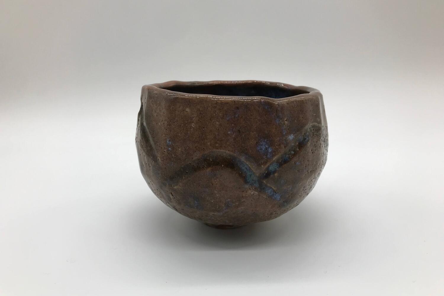 【作家物/初代春鼎（しょだいしゅんてい）作】【瀬戸焼/せとやき/せともの】【抹茶/茶碗】【新品/多少難あり/小傷等あり】【故人の為木箱の箱書き無し】 茶窯変抹茶碗