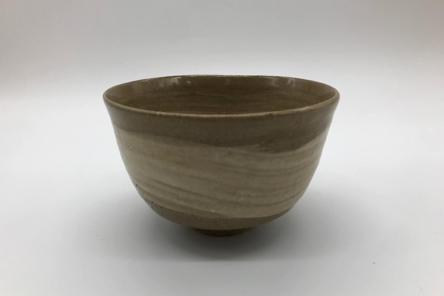 【作家物/初代春鼎（しょだいしゅんてい）作】【瀬戸焼/せとやき/せともの】【抹茶/茶碗】【新品/多少難あり/小傷等あり】【故人の為木箱の箱書き無し】 御本手刷毛目抹茶碗