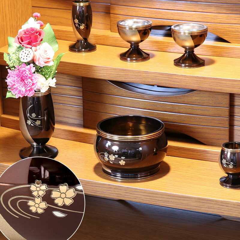 家具調仏具セット【6点】 真鍮製仏具 「琥珀（こはく）」彫金（花） 6具足 モダン仏具 仏壇仏具 花立て 香炉 燭台 火立て 仏器 茶器 ゴールド ブラウン モダン 仏具セット