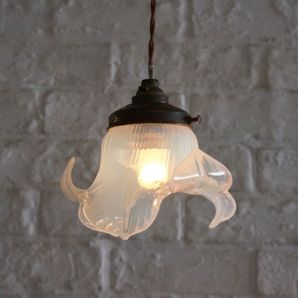 アンティーク　模様の乳白色ガラスシェード　ペンダントライト　レトロ　ミルクガラス 楽天市場】西欧 アンティーク ミルクガラス ペンダントライト