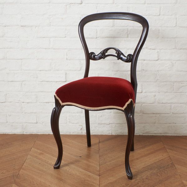 最終価格 イタリア製 バルーンバック ダイニングチェア 猫脚 鋲打ち 本革レザ2 最終価格 イタリア製 バルーンバック ダイニングチェア 猫脚 鋲打ち 本