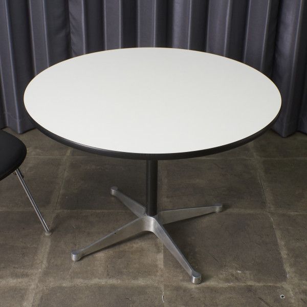 楽天市場】【セール25%OFF】 【正規品】 ハーマンミラー イームズ