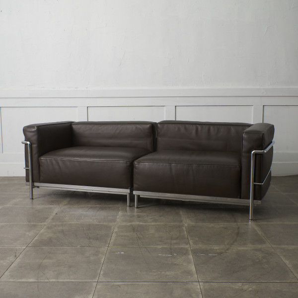 定220万～ カッシーナ LC3 ソファ 2人掛け 本革 グランコンフォート cassina コルビュジェ 2シーター ラブソファ 片アーム 名作 90645