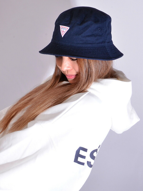 楽天市場 ゆうメール便送料無料 Guess ゲス ハット バケットハット レディース メンズ ユニセックス ブランド おしゃれ かわいい Twill Bucket Hat Logo トリプルトライアングル ロゴ 帽子 キャップ バケハ リンクコーデ ペア 195 Rodeo Bros 2nd ロデオブロス
