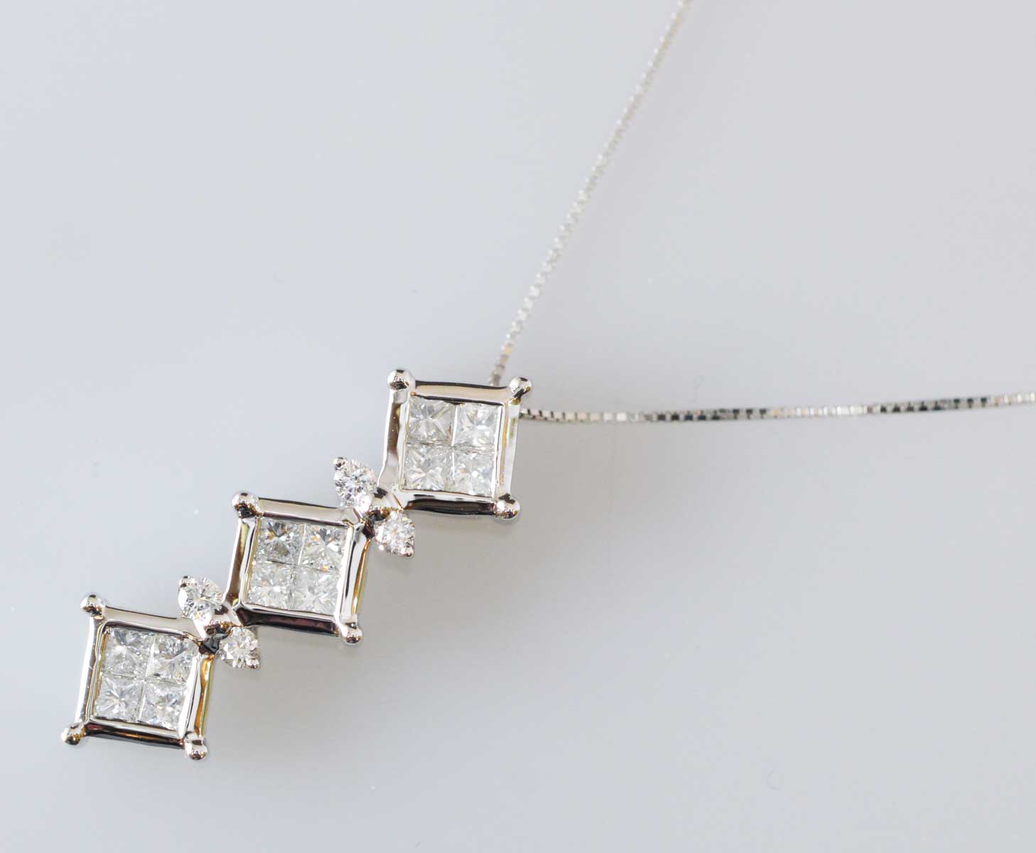 (6192) 【ジュエリー（ノンブランド）】　K18ＷＧ　ホワイトゴールド　ダイヤモンド0.96ｃｔ　ネックレス　ソーティング付　［ノンブランドジュエリー］　【中古】