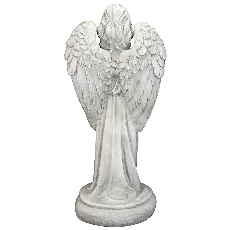 静かなガーディアンエンジェル（守護天使）像 彫刻 彫像 芝生 園芸