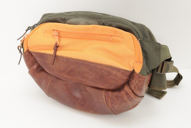 ヴィズヴィム visvim ビズビム　ボディバッグ　カンガルー革 ヴィズヴィム visvim ビズビム ボディバッグ カンガルー革