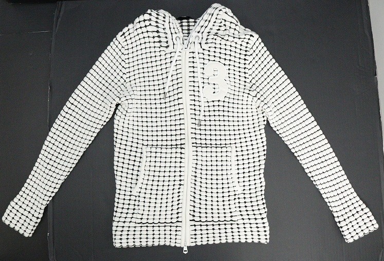 1piu1uguale3 relax ウノピュウノウグァーレトレ リラックス 3 logo big waffle zip parka 綿（コットン） ホワイト L 【中古】【モード・セレクト】 【金沢本店 併売品】【6710144Kz】 6,390円