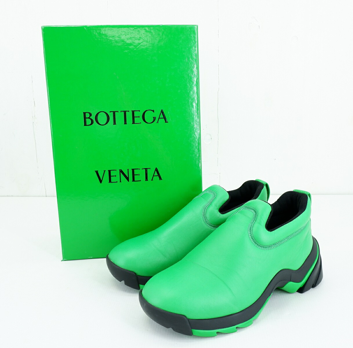 【関税込み】Bottega Veneta グリーン Sunday スリッポン ボッテガヴェネタ(BOTTEGA VENETA)ボッテガヴェネタ スリッポン