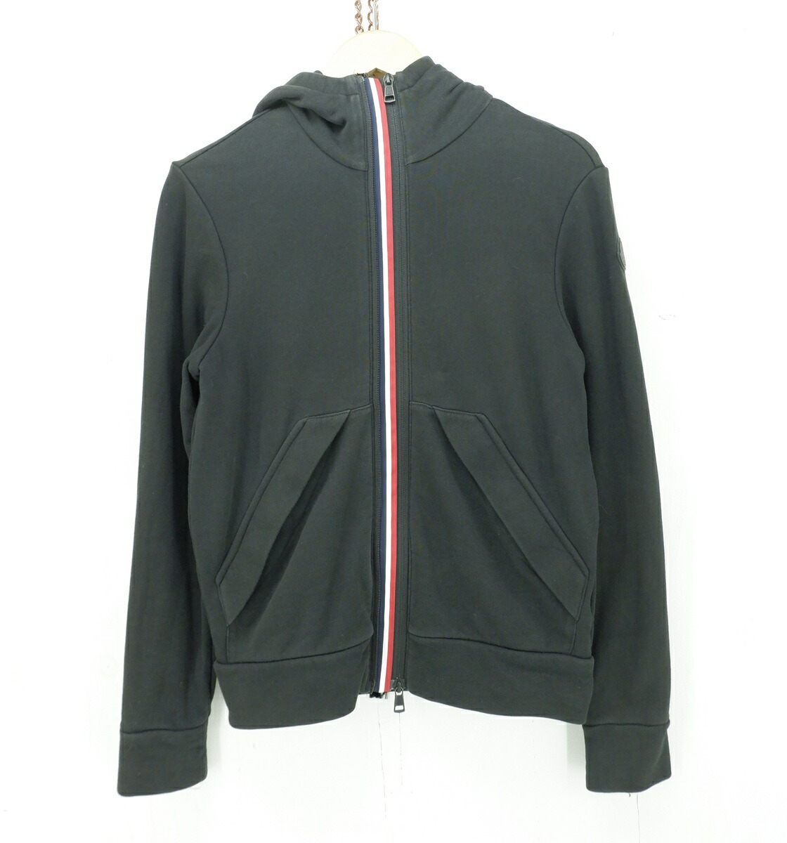 Moncler(ダウン入りパーカー) 8g50820-742_01.jpg