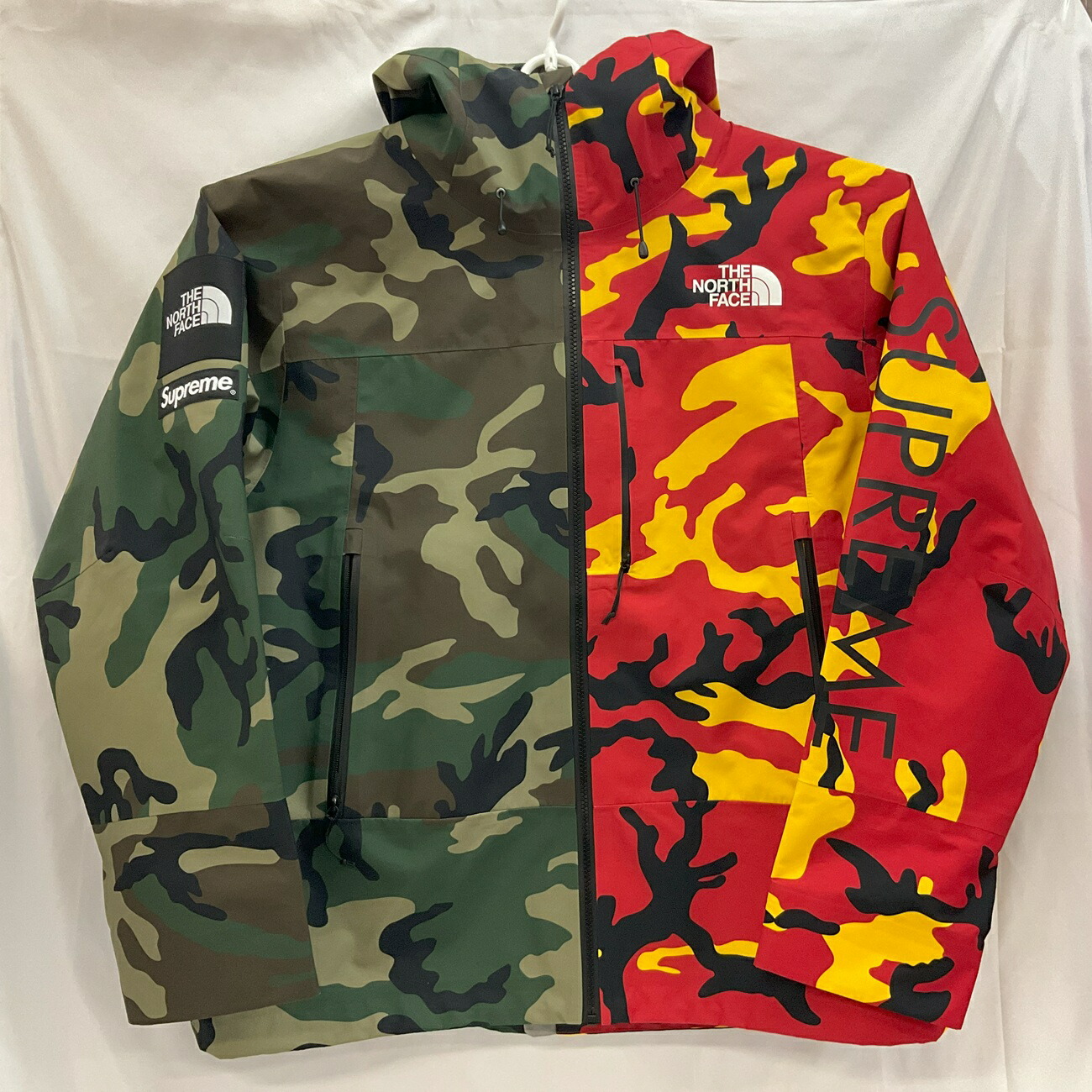 supreme northface Snake ナイロンジャケットシュプリーム SupremeとThe North Faceのタッグよりスネーク柄を用いた最新