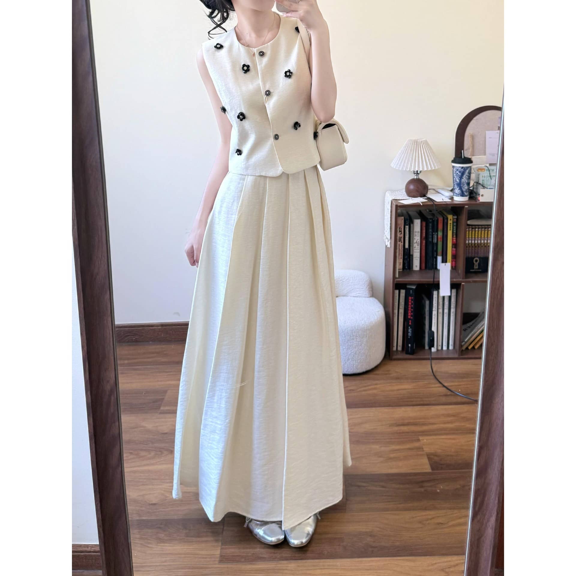 セットアップ レディース 夏 きれいめ ノースリーブ ジレ ベスト ロングスカート 上下セット 2点セット 小香風 フレンチ ガーリー エレガント 大人可愛い 花ボタン Aライン マキシ丈 ハイウエス|ゴールドルーフショップ