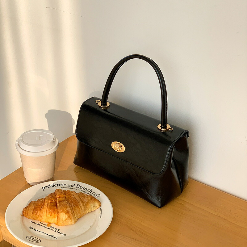 ショルダーバッグ レディース 2way ハンドバッグ 鞄 レトロ風 大人 シンプル 斜めがけ 軽量 通勤 結婚式 パーティー おしゃれ ミニバッグ PUレザー 肩掛け 手提げ カバン 小さめ 春夏秋冬