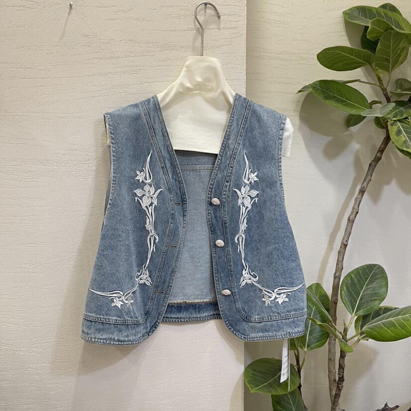 デニムベスト レディース ジレ 花柄 刺繍 ライトブルー 春 夏 秋 Vネック 前開き ショート丈 カジュアル ナチュラル レトロ 可愛い 重ね着 おしゃれ 羽織り チョッキ ノースリーブ デニムジャ