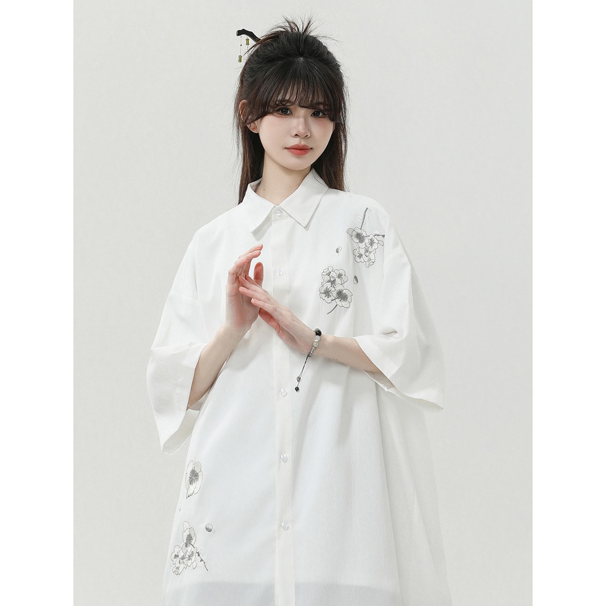 シャツ ブラウス レディース 刺繍 水墨画 漢服風 オーバーサイズ ゆったり 襟付き 七分袖 上品 カジュアル 通勤 オフィス ロング丈 チュニック 体型カバー 薄手 涼しい 滑らか 肌触り レトロ