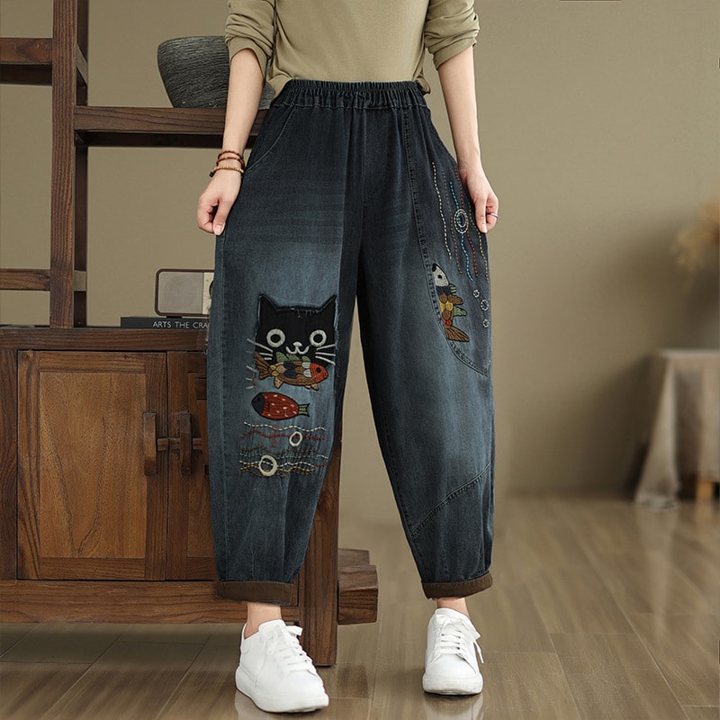 ジーンズ レディース 猫柄 刺繍 デニムパンツ テーパード 9分丈 バルーンパンツ ゆったり 大きいサイズ 柔らかい ウエストゴム 個性的 森ガール ナチュラル 春 夏 秋