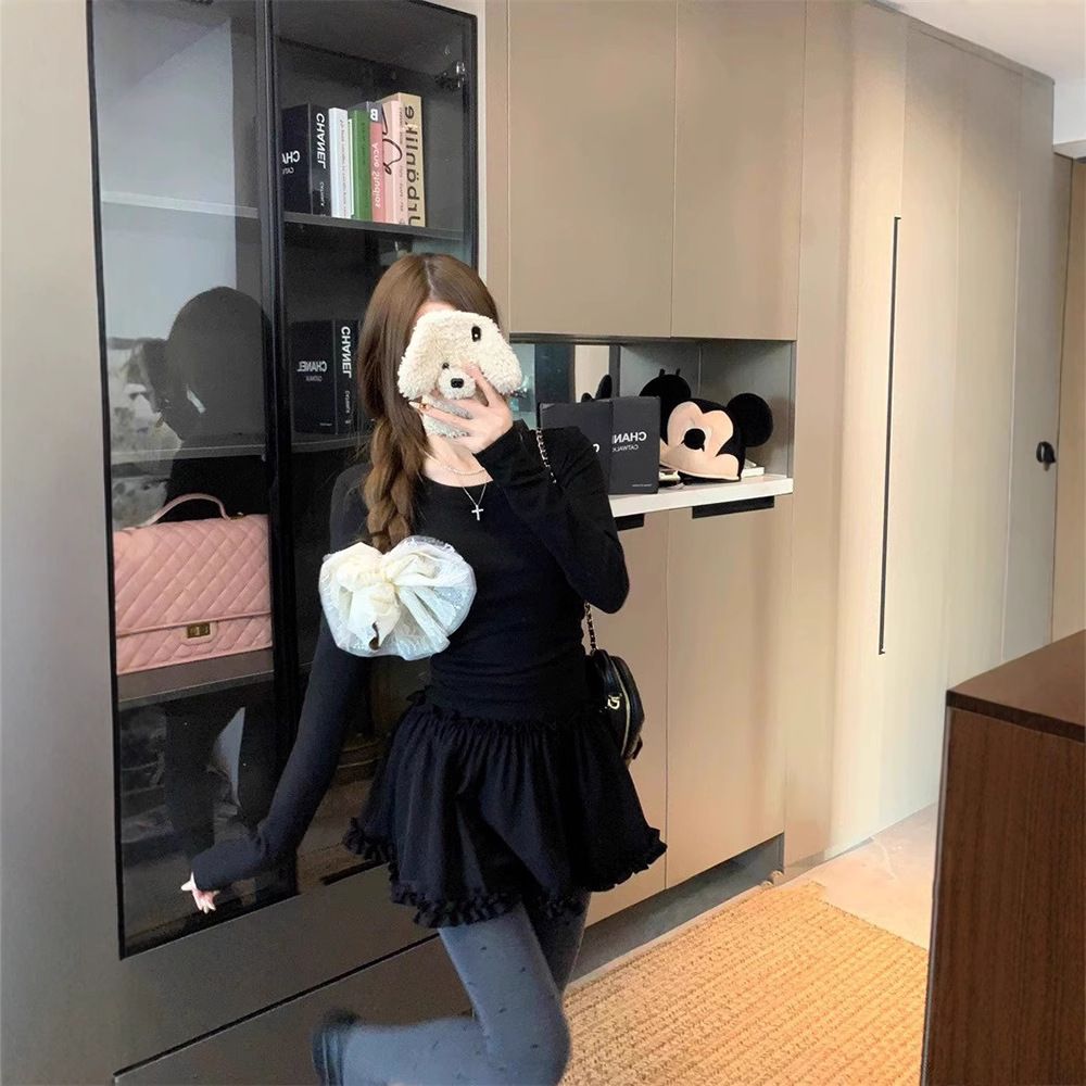 チュニック ワンピース レディース ミニワンピース 長袖 裾フリル ティアード 切り替え 地雷系 フレンチガーリー 大人可愛い Aライン 着痩せ トップス 春 秋 ブラック フラワーモチーフ付き