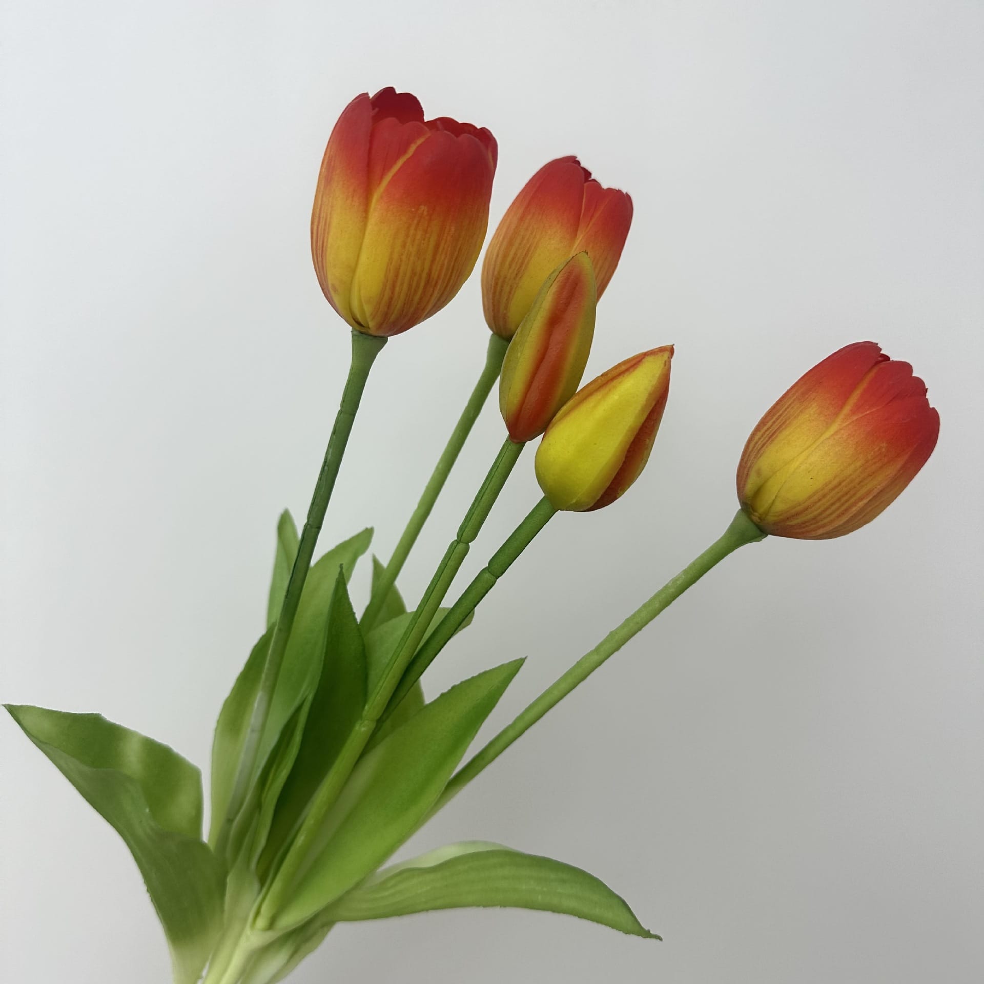チューリップ 造花 リアル 本物そっくり しっとり 質感 インテリア 玄関 飾り 枯れない 花 フェイクフラワー 高品質 アートフラワー 贈り物 お祝い 室内 装飾 5本 セット 華やか おしゃれ